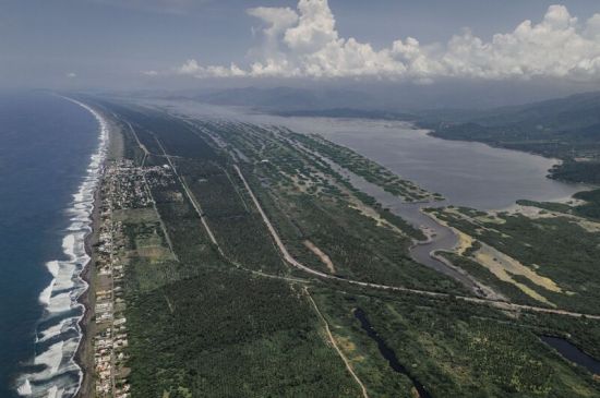 Puerto de Manzanillo busca crecer mientras aumenta la resistencia por Laguna Cuyutlán